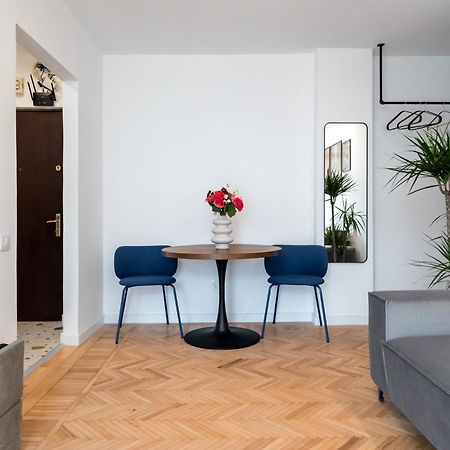 Central Aesthetic Apartment Bucureşti Exterior foto